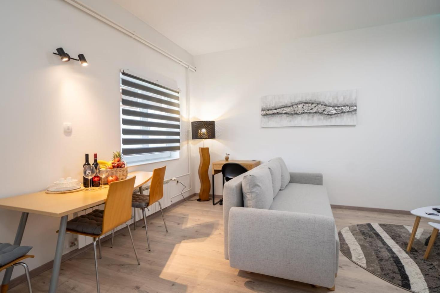 Apartman Mihovil Gospic Ngoại thất bức ảnh