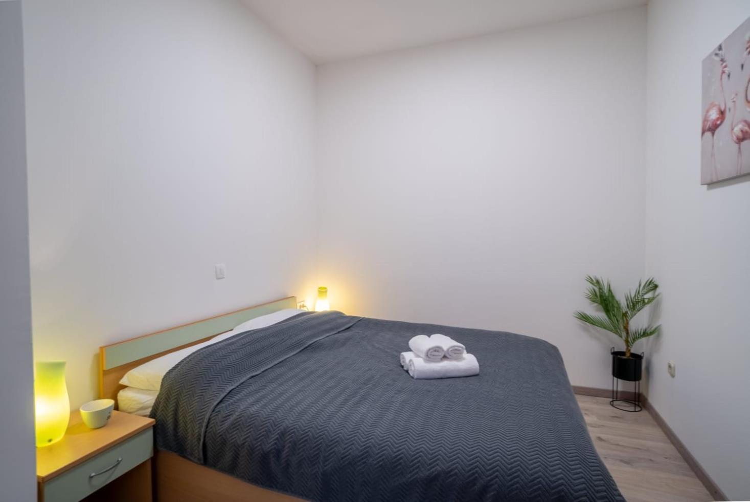 Apartman Mihovil Gospic Ngoại thất bức ảnh