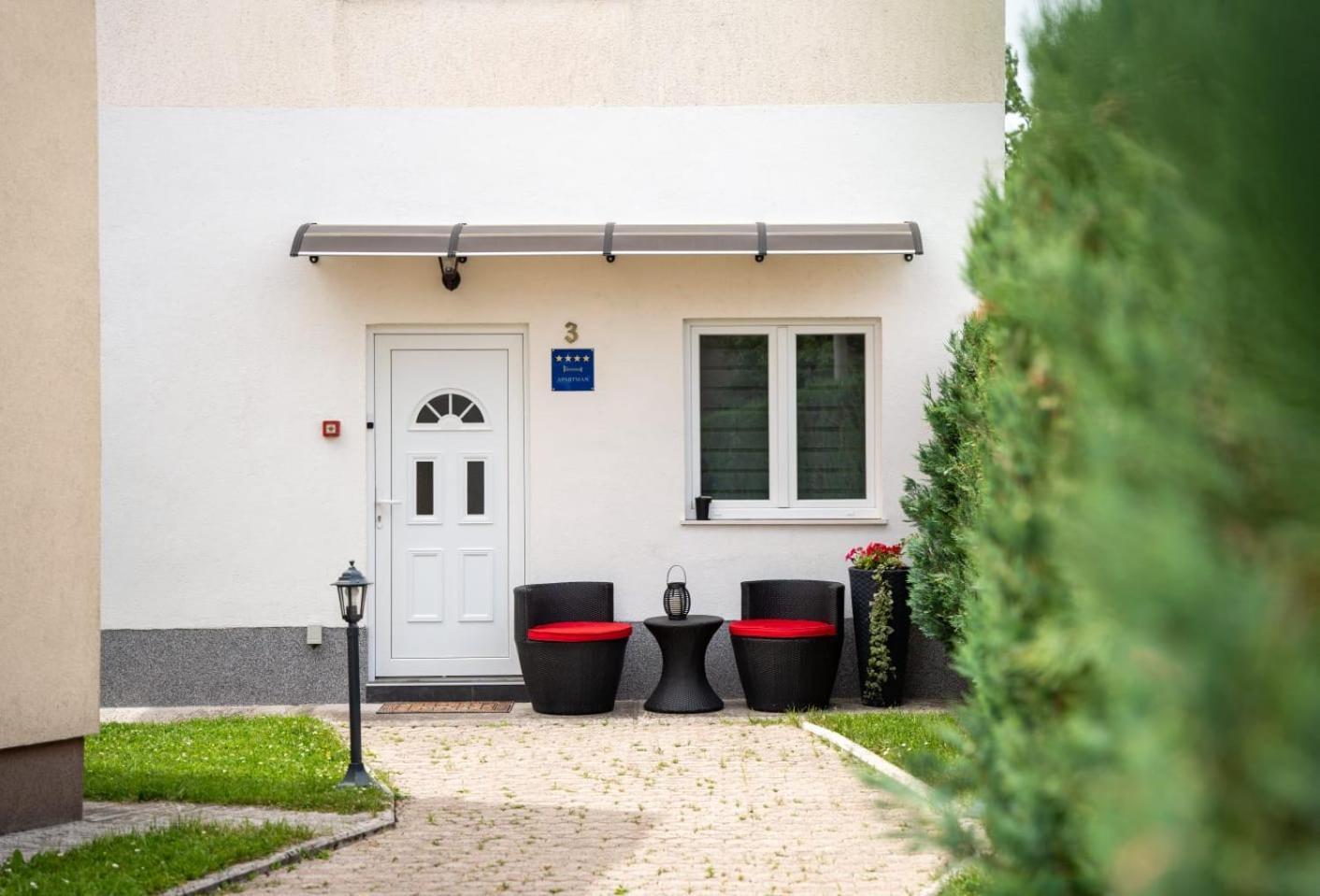 Apartman Mihovil Gospic Ngoại thất bức ảnh